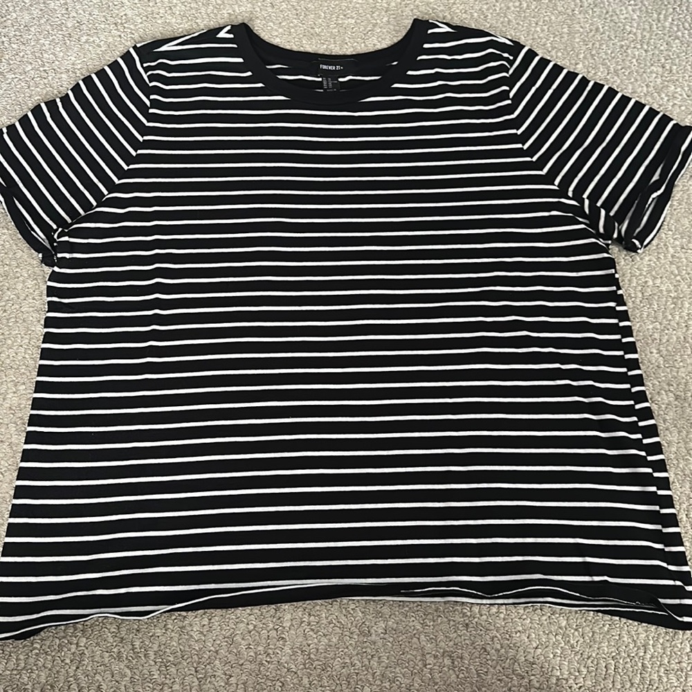 Forever 21 black striped T-shirt Size: 2X